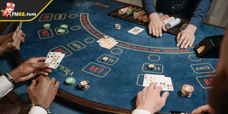 Các thế bài Baccarat và cách để tính bài bách thắng tại FM88 3 Thế cược tích cực một trong các thế bài baccarat hay gặp